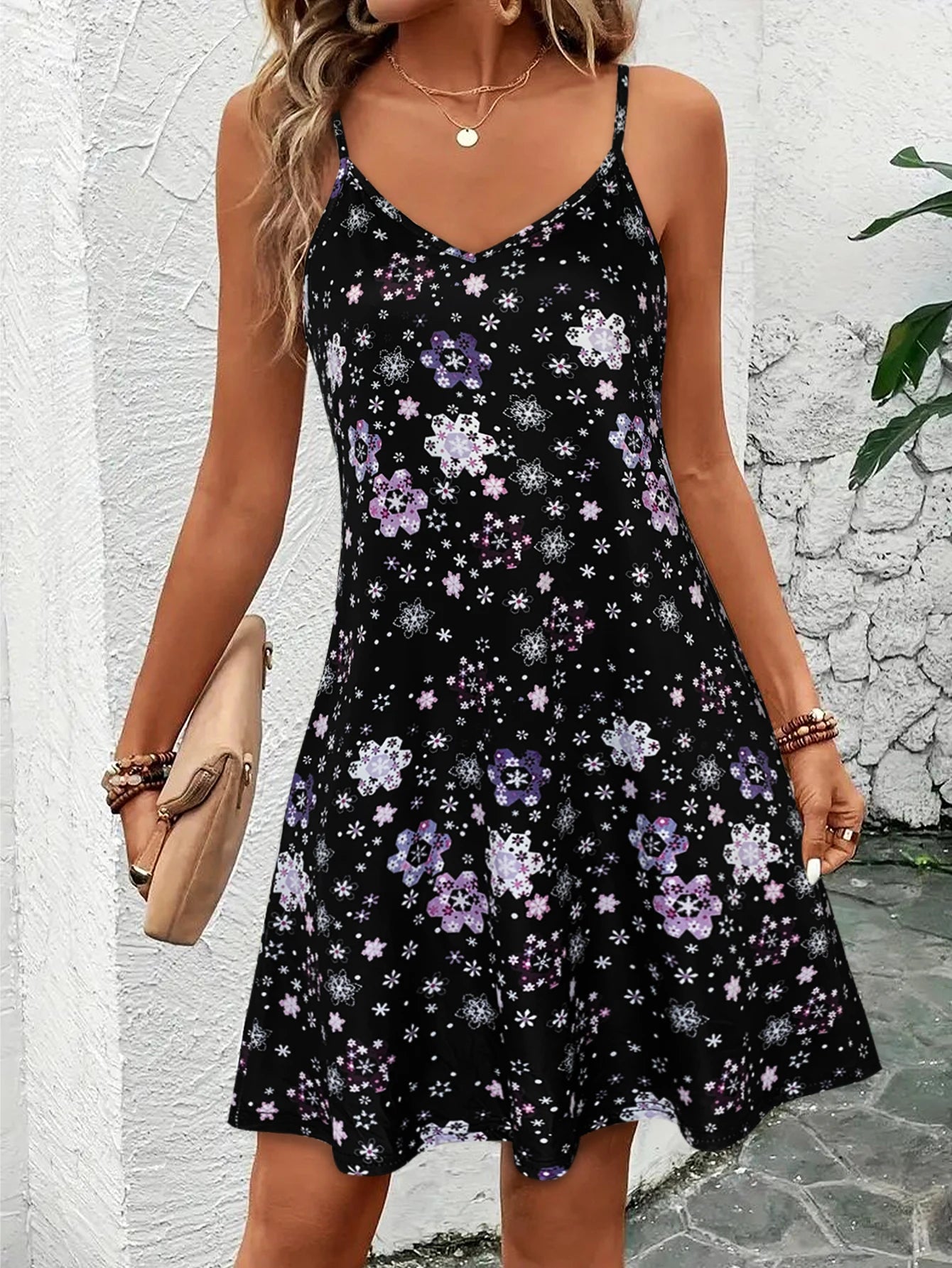 Women's Purple Floral Print Spaghetti Strap Sundress, Summer Casual V Neck Flowy A-Line Mini Dress With Side Pockets