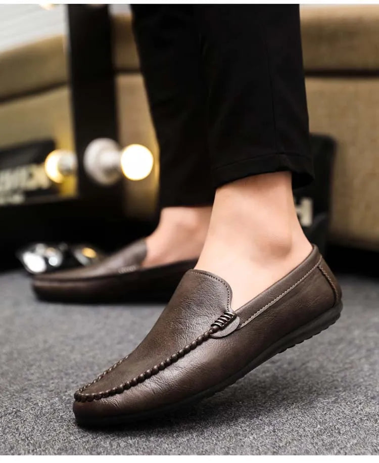 In 2025, the new men's casual soybean shoes are fashionable and versatile, and men's work shoes is black and brown  size 39-46.