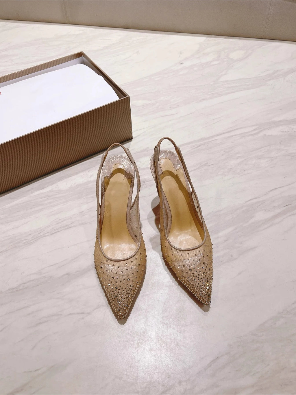 New full diamond hot stamping mesh back empty sandals for women with slim heels and pointed, sweet and breathable high heels