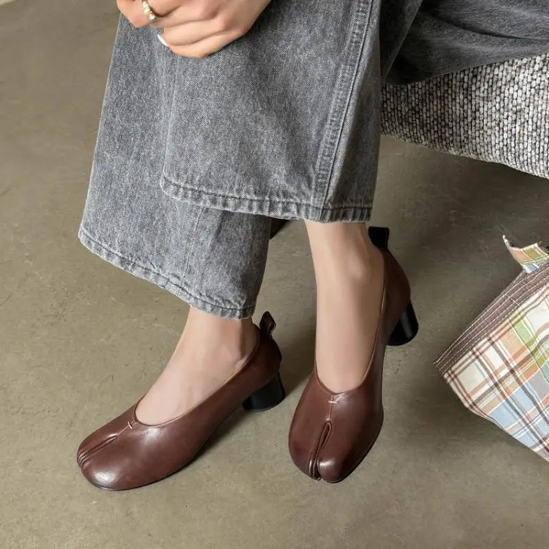 Elegant Thick High Heel Tabi Shoes Women Summer 2026 Comfort Pu Leather Designer Split Toe Pumps French Retro Sandals for Women