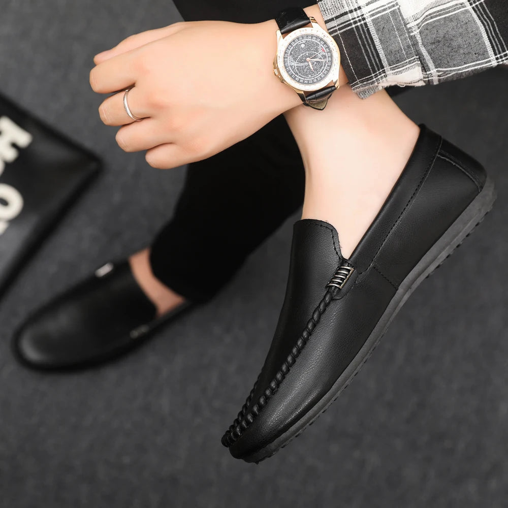 In 2025, the new men's casual soybean shoes are fashionable and versatile, and men's work shoes is black and brown  size 39-46.