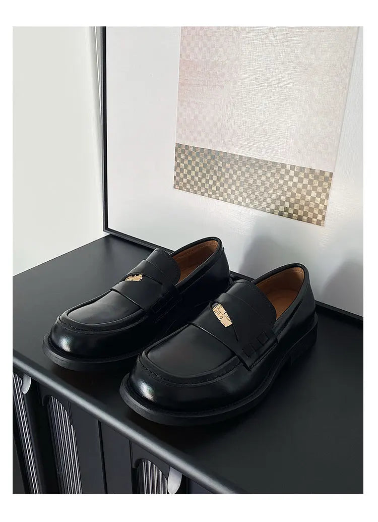 Slip in formal leather shoes for men's autumn new style retro metal coin design Loafer comfortable black British dress shoes