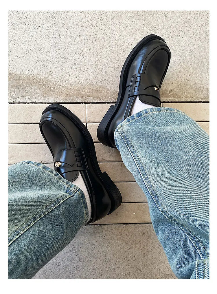 Slip in formal leather shoes for men's autumn new style retro metal coin design Loafer comfortable black British dress shoes