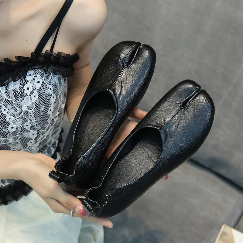 Tabi Shoes Women Slip on Casual Loafers Chunky Heel Shoe Soft Moccasins New Fashion Split Toe Shoes Zapatos De Mujer