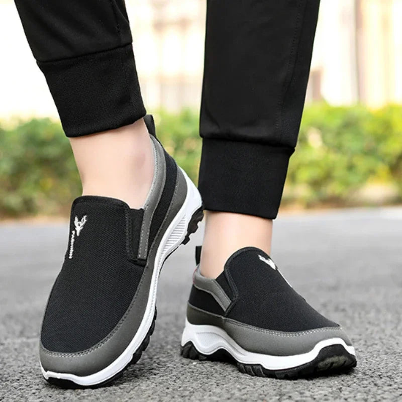New autumn men's cloth shoes Mesh Breathable Non-Slip Loafers Casual Soft Sole Vulcanized Shoes Comfortable Sneakers Zapatos