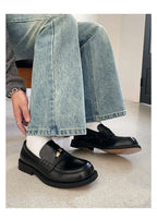 Slip in formal leather shoes for men's autumn new style retro metal coin design Loafer comfortable black British dress shoes