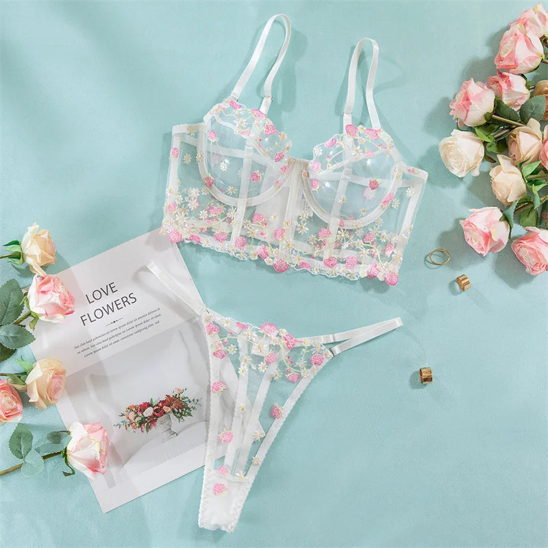 Sexy Girl Lingerie Set Sweet Fancy Underwear Embrodiery Fishbone Bra and Panty Set Hollow Gauze Female Underwear Erotic Lingerie