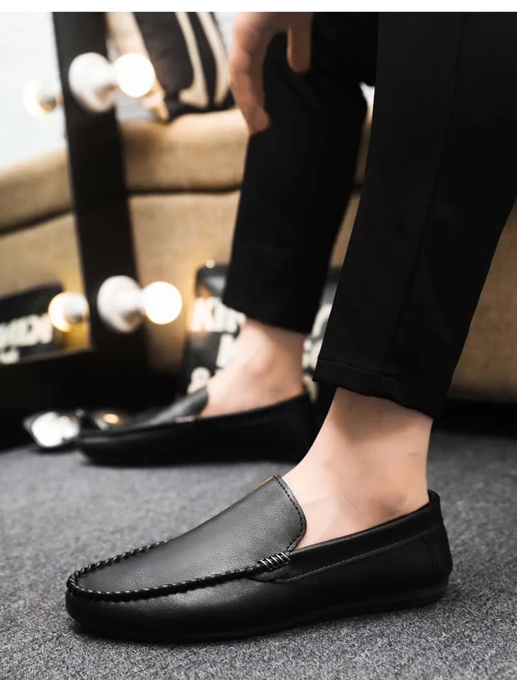 In 2025, the new men's casual soybean shoes are fashionable and versatile, and men's work shoes is black and brown  size 39-46.